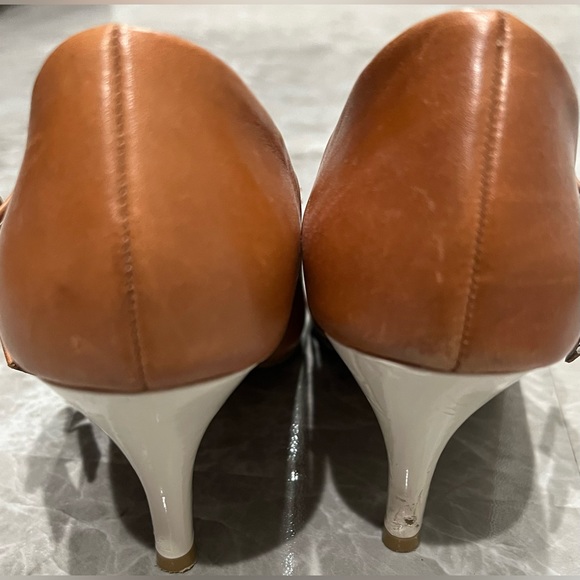 Kenneth Cole Reaction Mary Jane Peep Toe 3’ Heel Brown with White Strap Size 7 - Picture 8 of 11